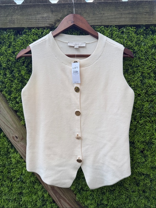 LOFT Tops - NWT LOFT Cream Button-Front Sleeveless Knit Top